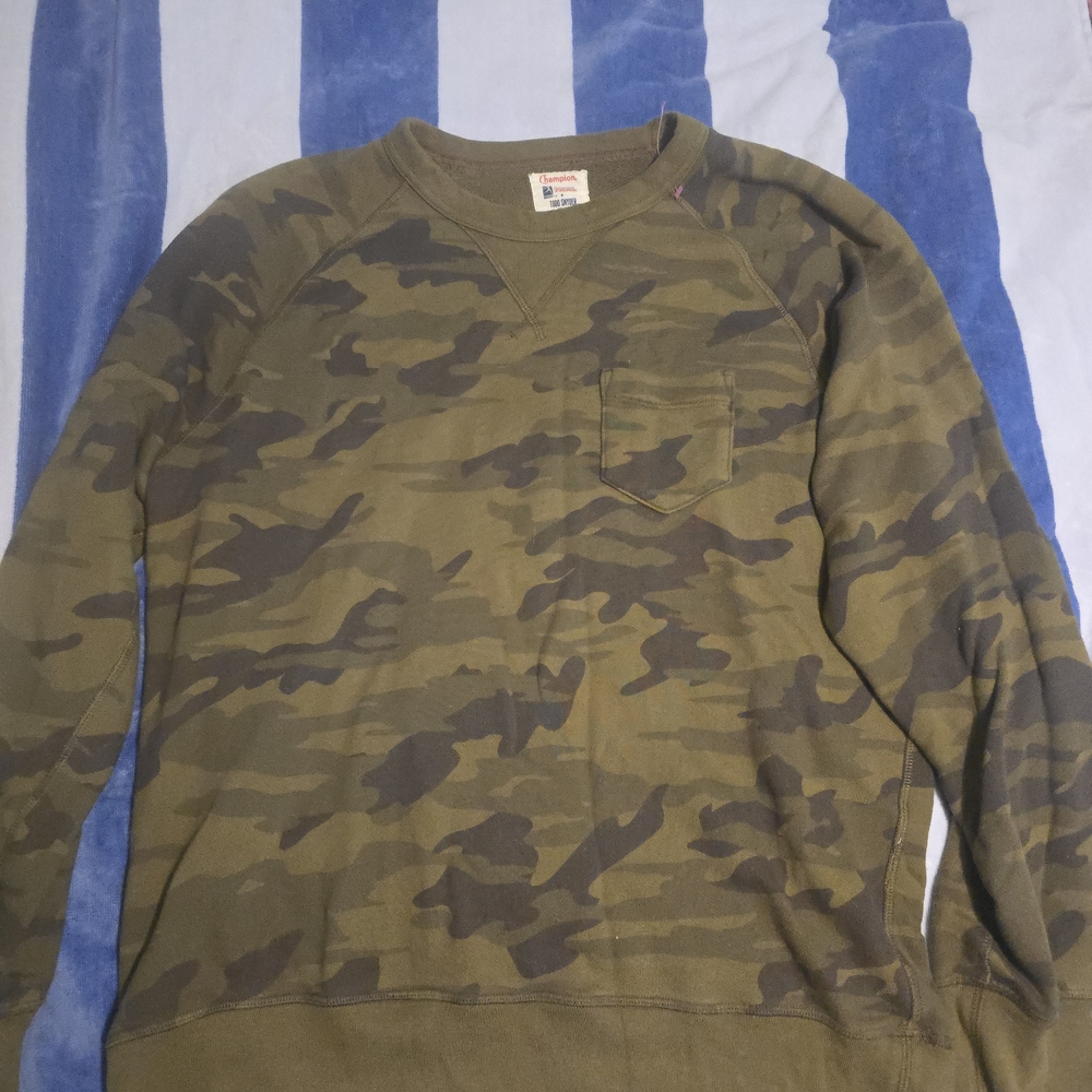 Champion Men's Green Camouflage Crewneck Sweater